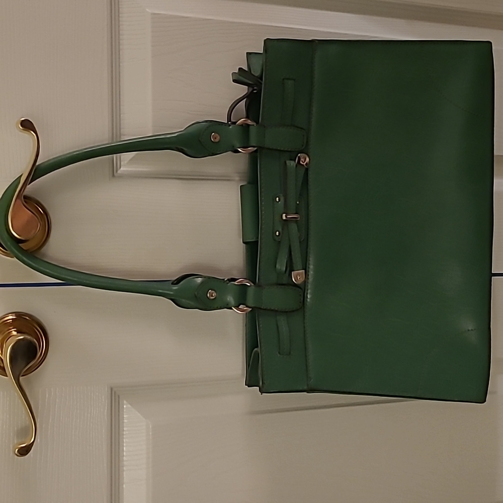 Beautiful Seaglass Green Leather Shoulder Bag. Liz Claiborne.